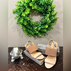 LUCKY BRAND GEWEL NUBUCK COBBLESTONE LEATHER BLOCK HEEL SANDALS